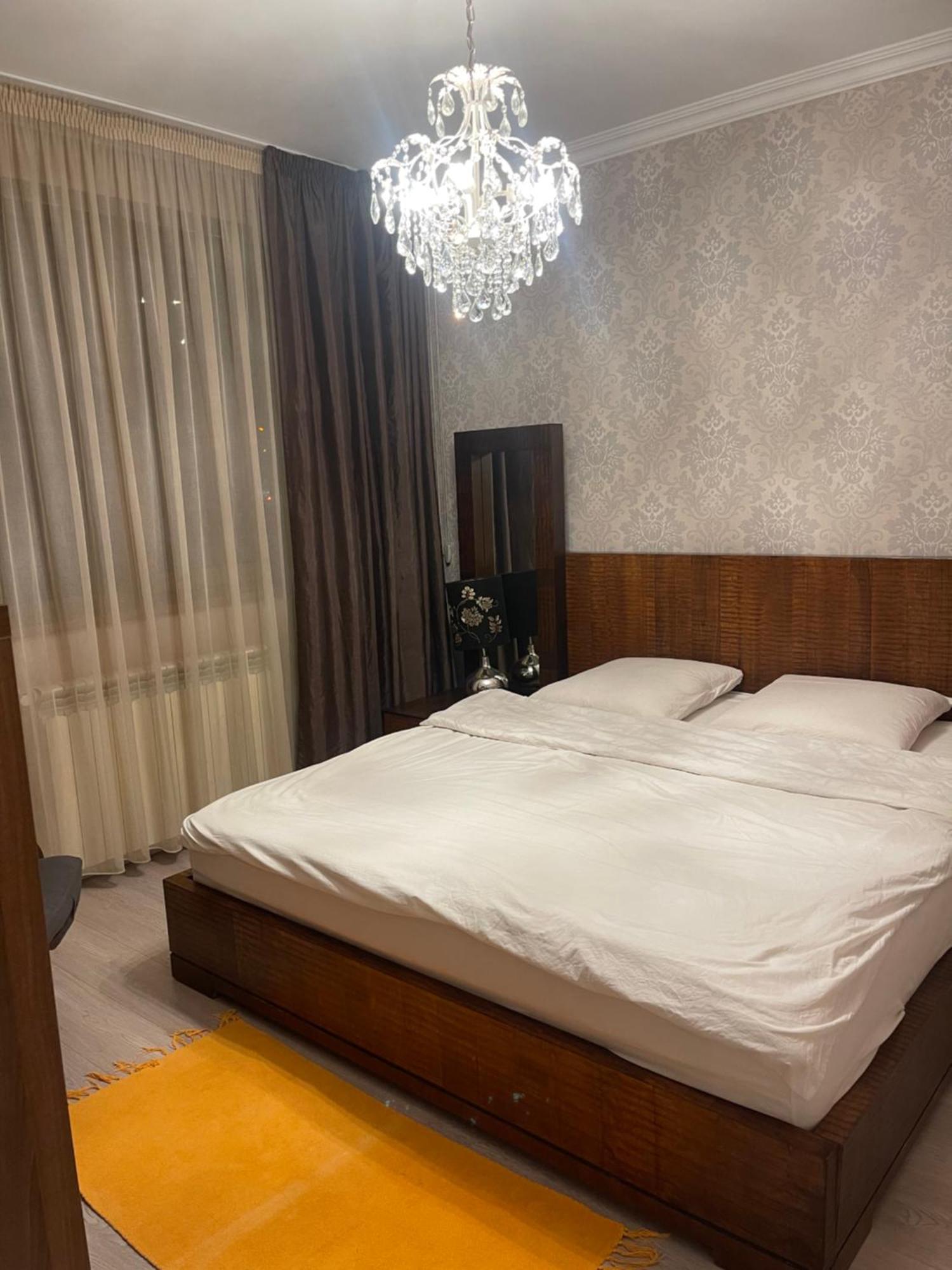 Room In A Private House - 5 Min From Therme And Airport Corbeanca Esterno foto